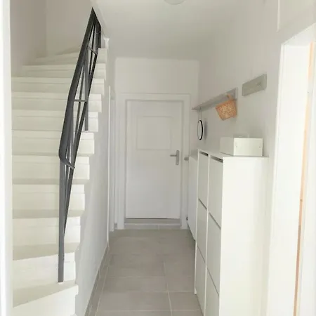 Friends And Family * Leiwen